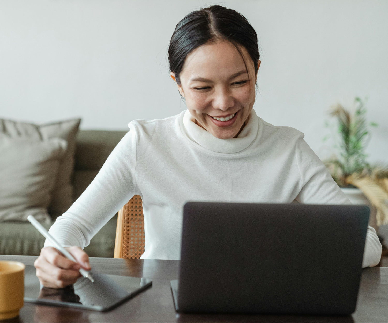 woman at computer learning